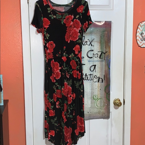 NeeSee’s Dresses Dresses & Skirts - NeeSee’s boutique dress with pockets!!